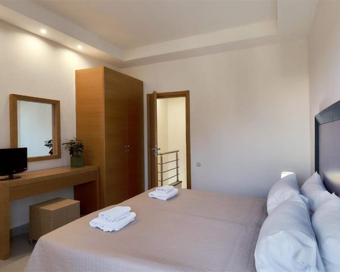 Creteco Hotel & Suites, Gurnes, Grčka — Maisonette Deluxe Pool View