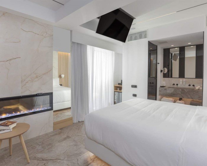 Ethereal White Resort, Iraklion, Grčka — Suite Luxury Heated Plunge Pool