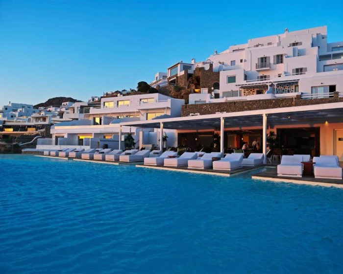Kouros Hotel & Suites, Tagoo