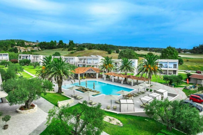 Iris Hotel, Siviri