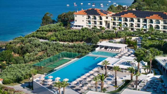 Akrathos Beach Hotel, Uranopolis, Grčka — plaža
