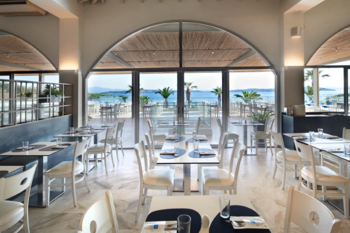 Akrathos Beach Hotel, Uranopolis, Grčka — plaža