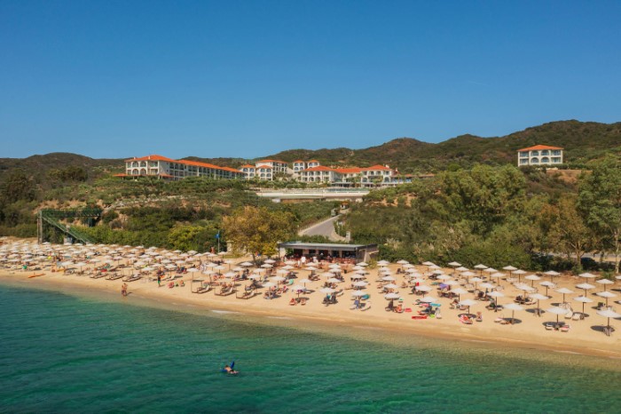 Akrathos Beach Hotel, Uranopolis, Grčka — plaža