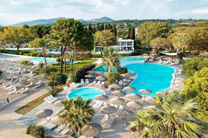 Ninos Grand Beach Hotel & Resort Preveza, Kastrosikija, Grčka — plaža