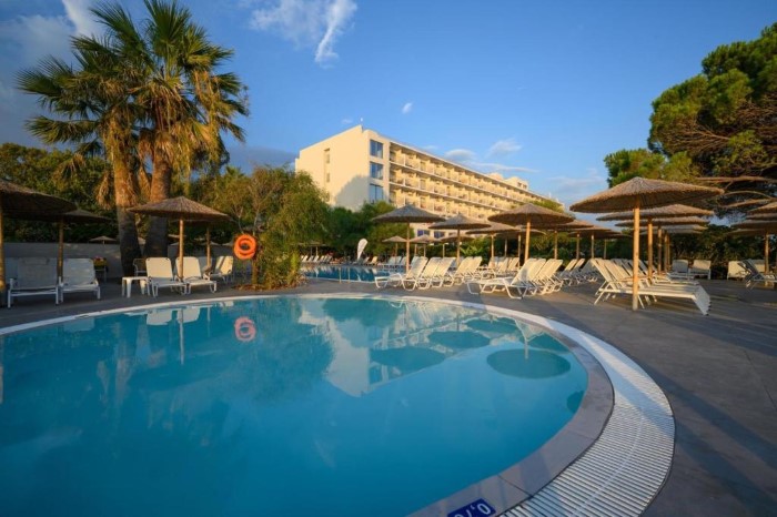 Ninos Grand Beach Hotel & Resort Preveza, Kastrosikija, Grčka — plaža
