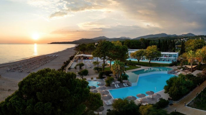 Ninos Grand Beach Hotel & Resort Preveza, Kastrosikija, Grčka — plaža