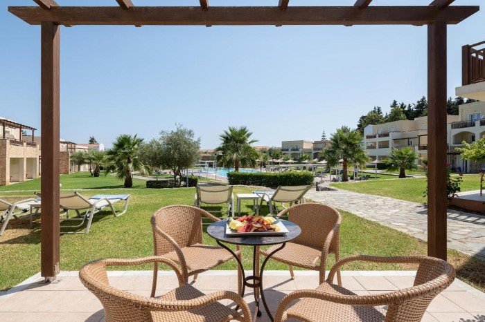 Pilot Beach Resort Chania, Hania, Grčka — plaža