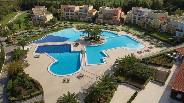 Pilot Beach Resort Chania, Hania, Grčka — plaža