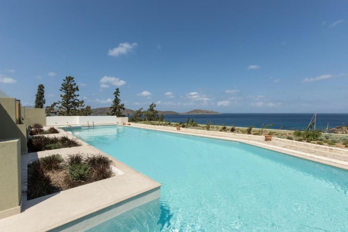 Porto Elounda Golf & Spa Resort, Elunda, Grčka — Junior Suite  Premium Sharing Pool /Premium Pool Suites Sea View