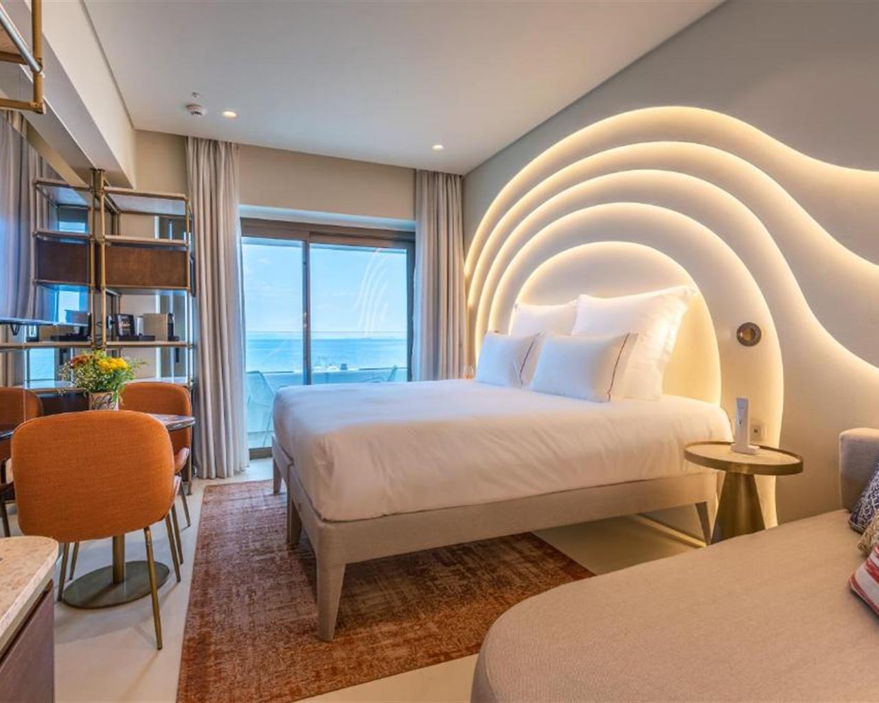 Isla Brown Corinthia Resort & Spa, Curio Collection by Hilton, Agii Teodori, Grčka — Room Double for Single Deluxe with balcony Sea View