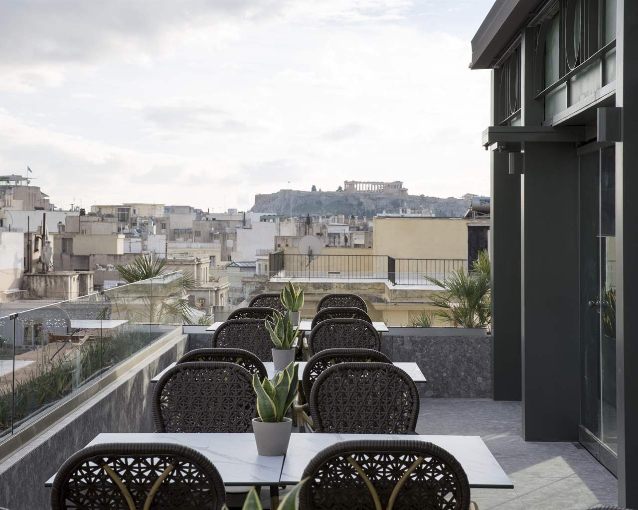 Zeus Essence Athens Central, Kipseli, Grčka