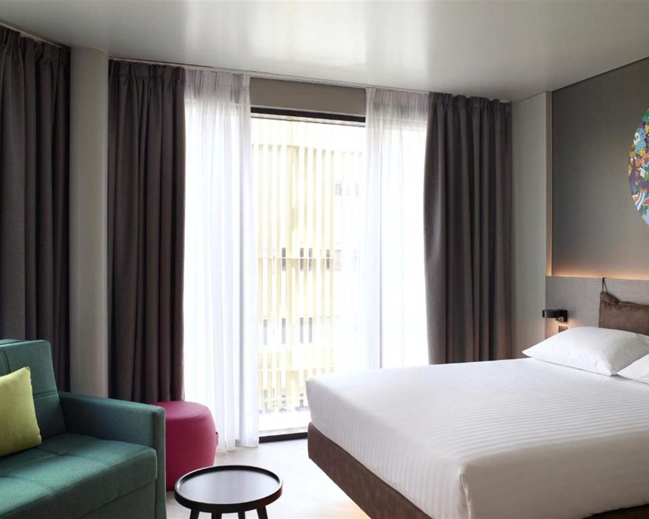 Moxy Athens City, Monastiraki, Grčka — Triple Room