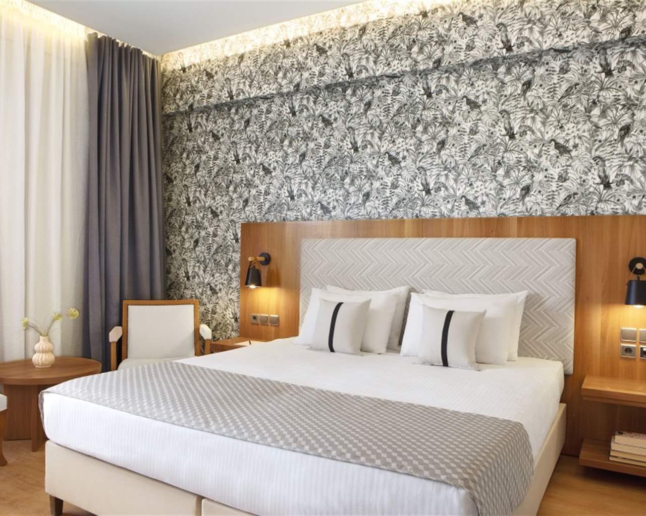 Zeus Essence Ramada Athens, Grčka — Double Room  Superior Sea View