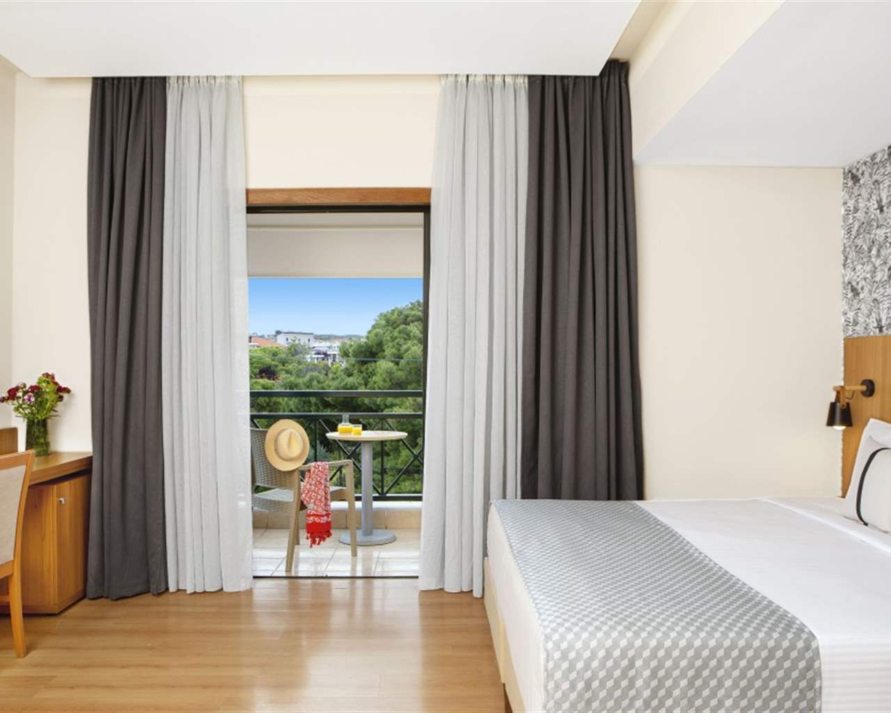 Zeus Essence Ramada Athens, Grčka — Room Premium Two-Bedroom Side Sea View