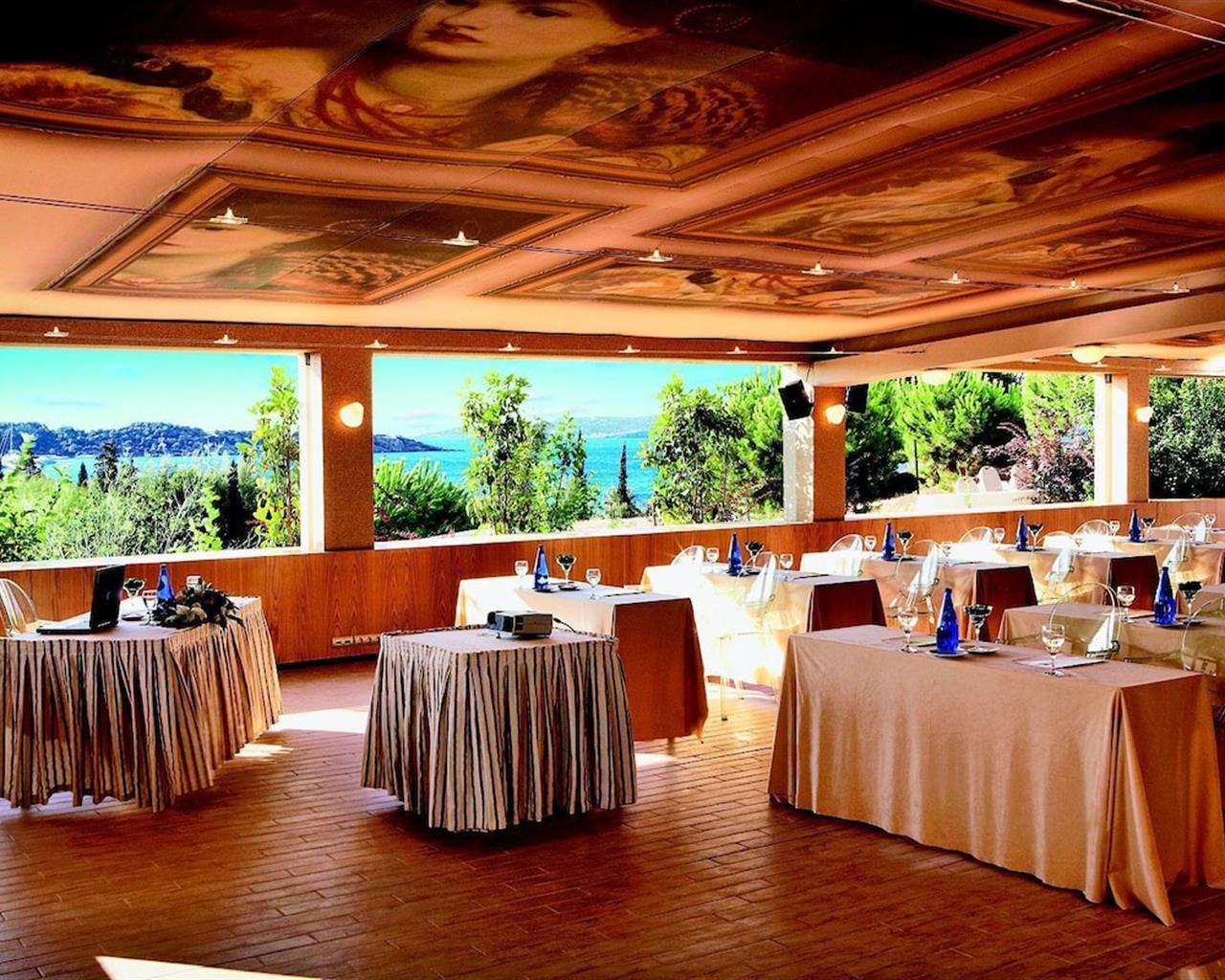 The Roc Club (ex Vouliagmeni Suites), Vuliagmeni, Grčka — smeštajna jedinica