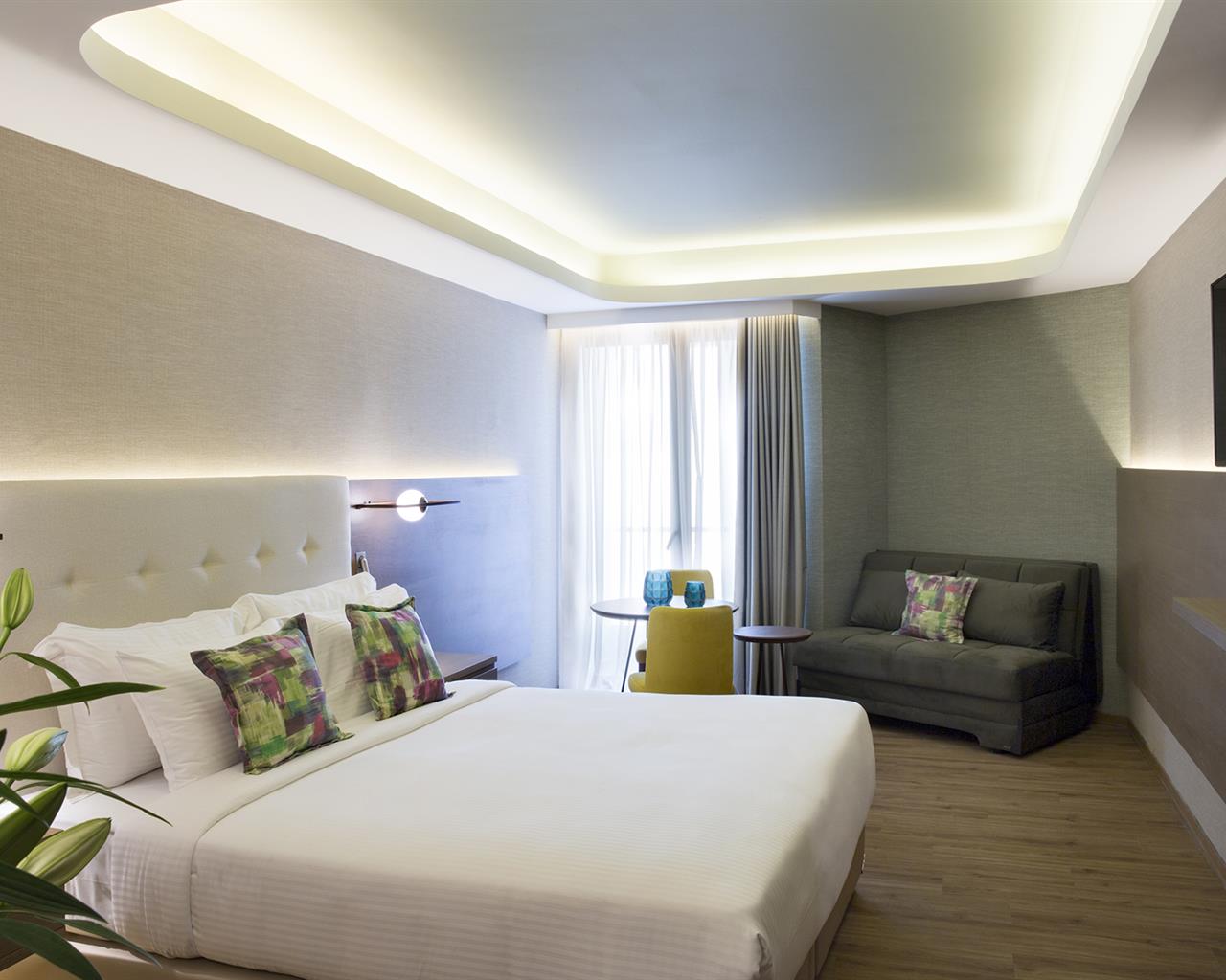 Zeus Essence Wyndham Athens Residence, Monastiraki, Grčka — Junior Suite Atrium View