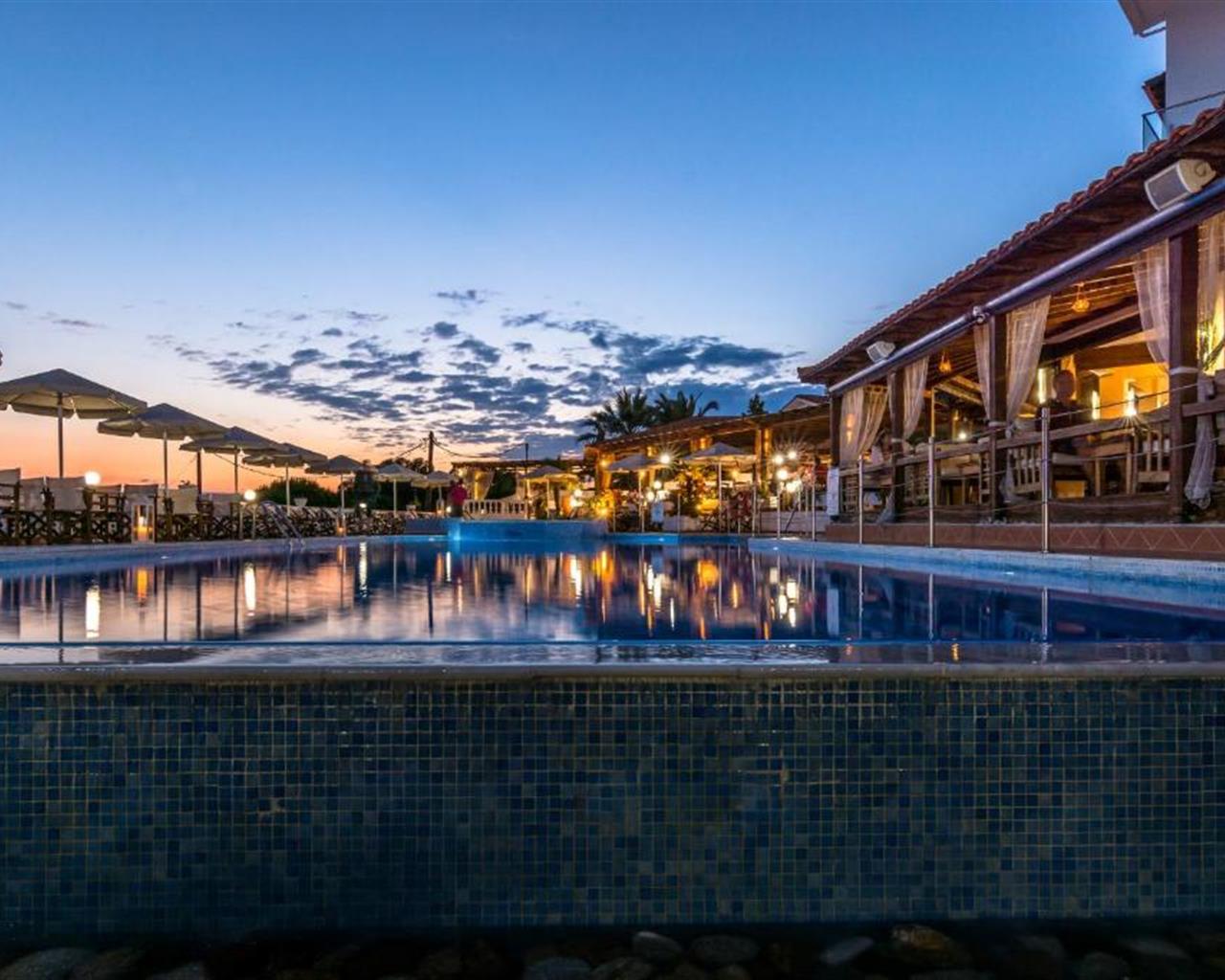 Akti Ouranoupoli Beach Resort, Grčka — plaža