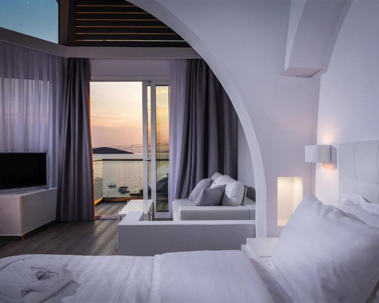 Akti Ouranoupoli Beach Resort, Grčka — Suite Loft Sea View