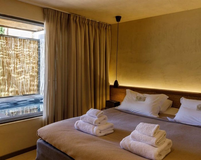 Amantes Villas & Suites, Nikiti, Grčka — Double Room Premium with Outdoor Jacuzzi Double Room Garden View