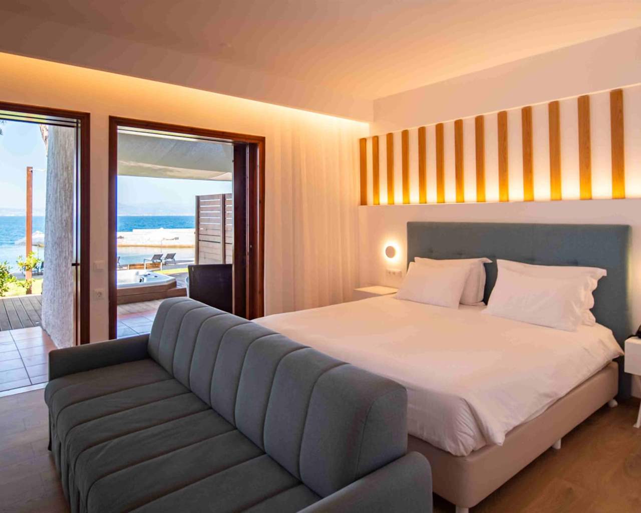 Wyndham Loutraki Poseidon Resort, Grčka — Junior Suite Executive with Private Jacuzzi