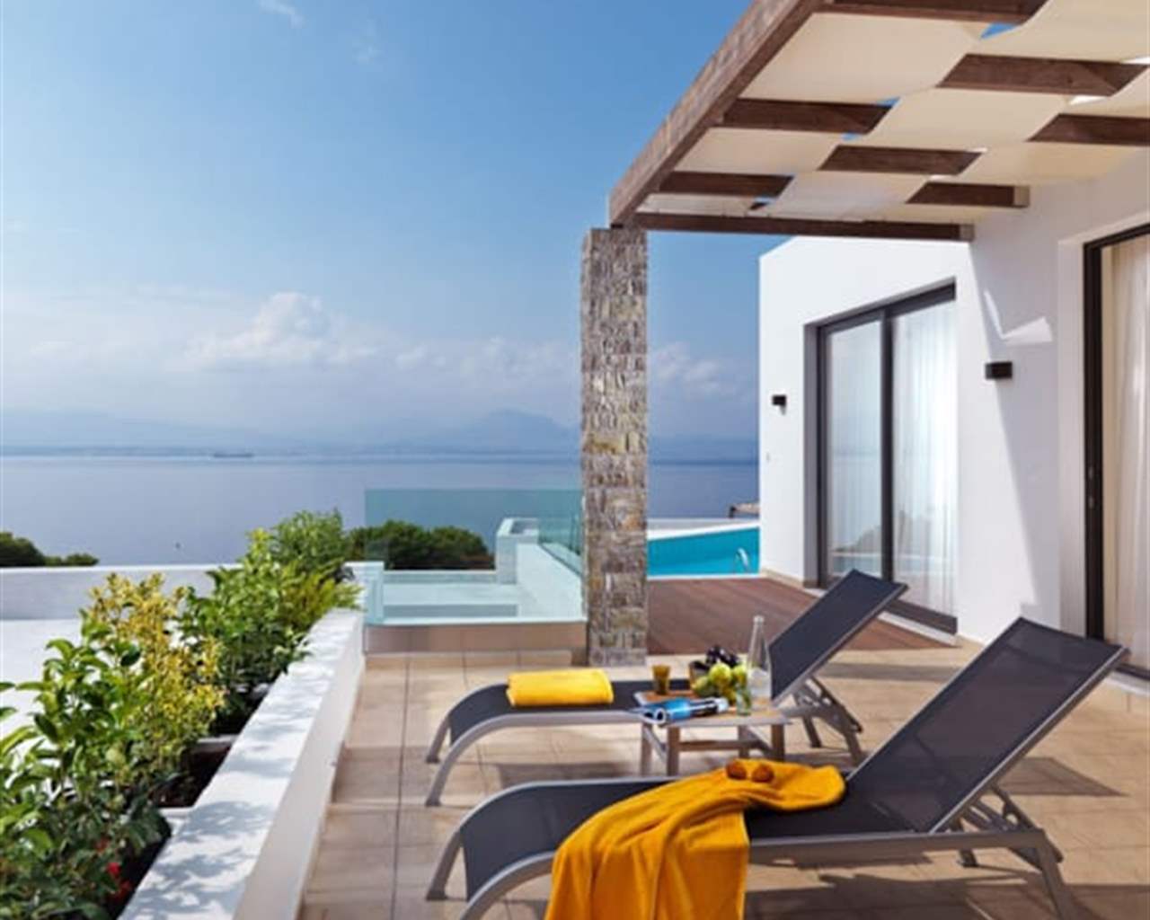 Wyndham Loutraki Poseidon Resort, Grčka — Suite  Deluxe Private Pool Sea View