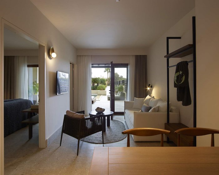 Asterion Suites & Spa - Designed for adults, Platanias, Grčka — Suite 1 BedRoom Private Pool Galaxy Inland View