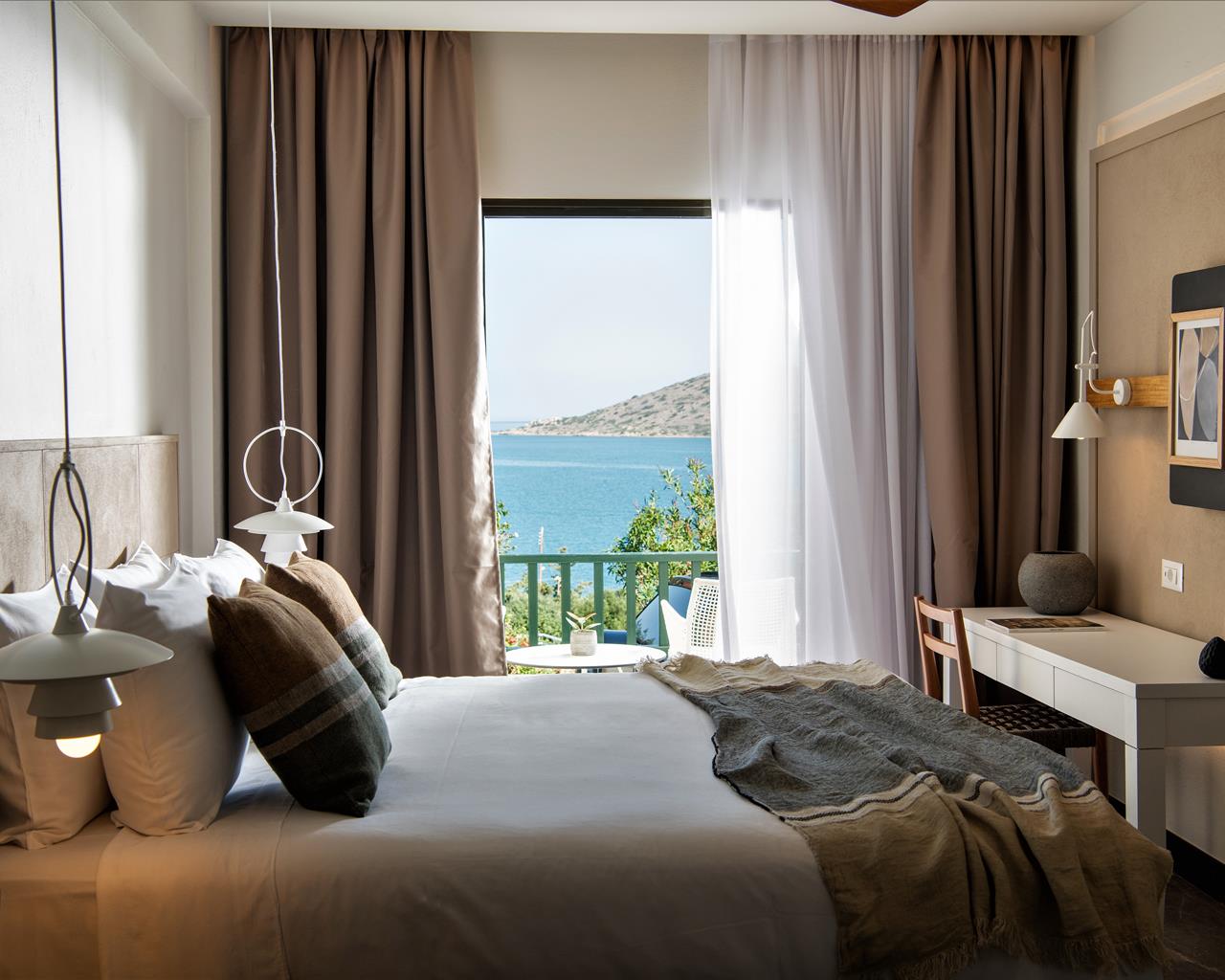 Domes Aulus Elounda, Curio Colletion by Hilton, Elunda, Grčka — Room Sapphire Nest