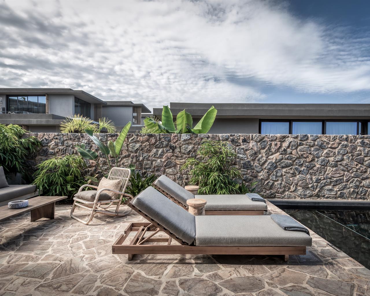 Domes Zeen Chania, a Luxury Collection Resort, Hania, Grčka — Pavillion Tropical Private Pool /Haute Living Selection Garden View
