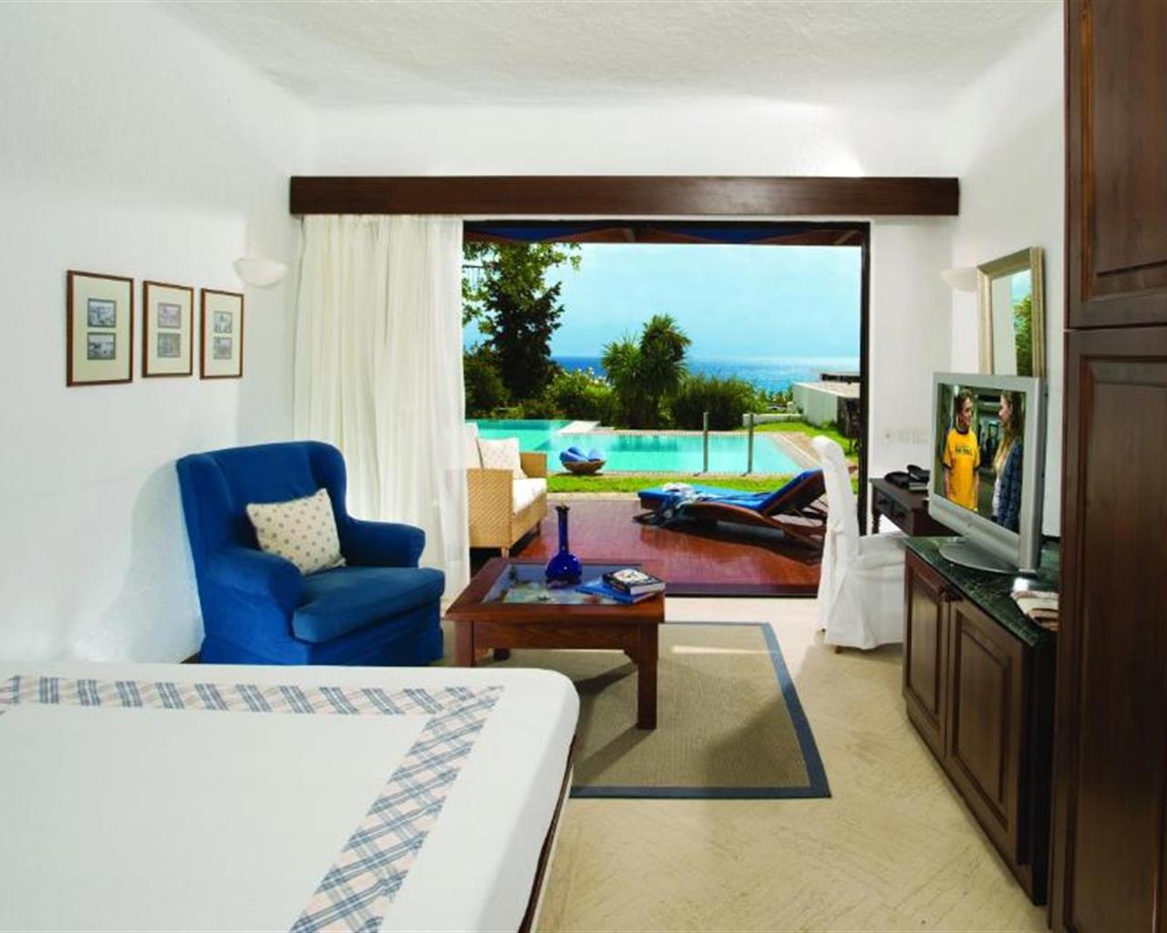 Elounda Bay Palace (Member of The Leading Hotels of the World), Elunda, Grčka — Bungalow Classic Sharing Pool /Splendid Club Sea View