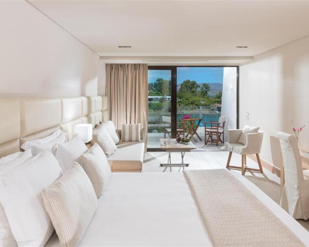 Elounda Bay Palace (Member of The Leading Hotels of the World), Elunda, Grčka — Bungalow Deluxe /Gold Club Sea View