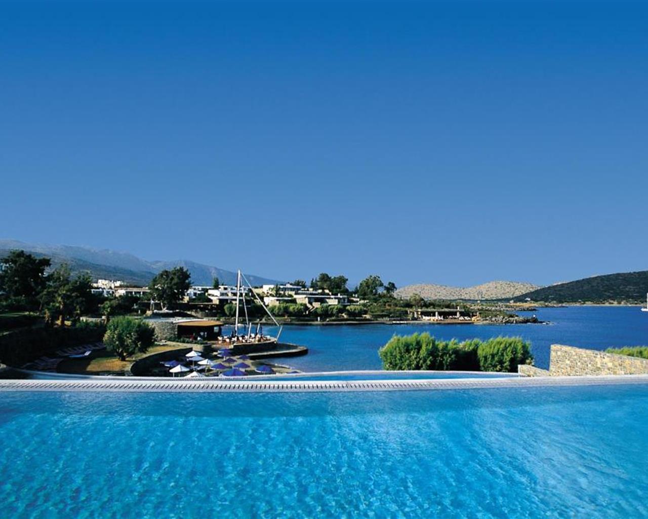Elounda Bay Palace (Member of The Leading Hotels of the World), Elunda, Grčka — Bungalow  Superior Sharing Pool  /Gold Club Front Sea View