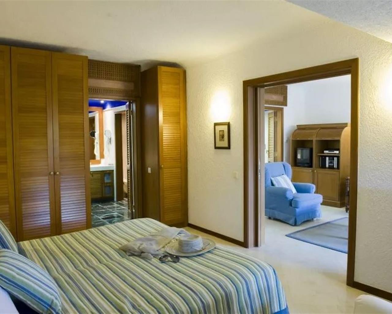 Elounda Bay Palace (Member of The Leading Hotels of the World), Elunda, Grčka — Suite Bungalow Executive (2 Bathrooms) /Gold Club Pool View