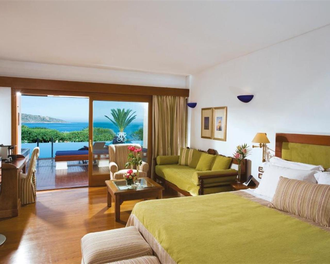 Elounda Beach Hotel & Villas (Member of The Leading Hotels of the World), Elunda, Grčka — Room  Deluxe Spa Sharing Pool Sea View