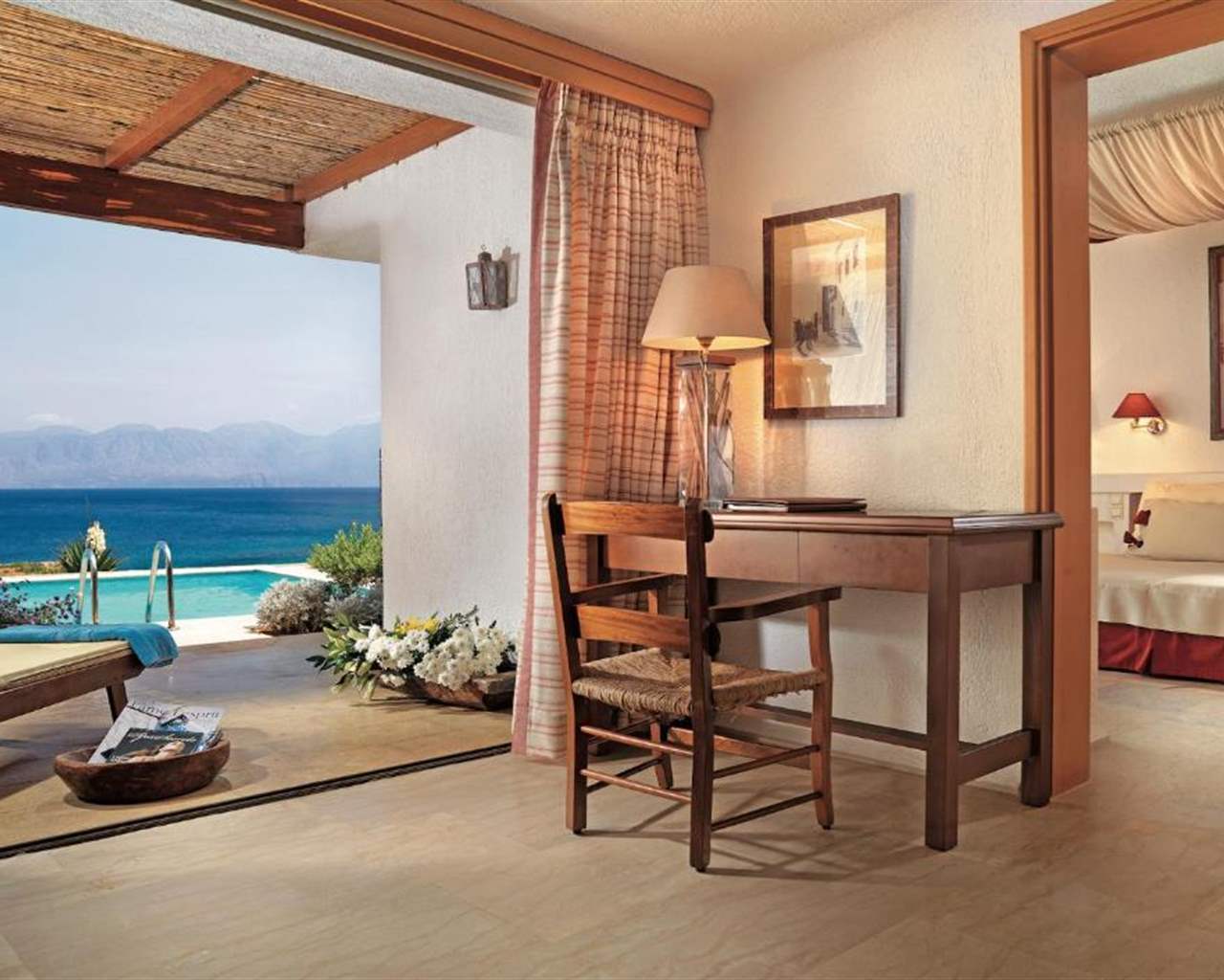 Elounda Mare Hotel, Relais & Chateaux, Elunda, Grčka — Bungalow Waterfront Private Pool/ Legendary Sea View