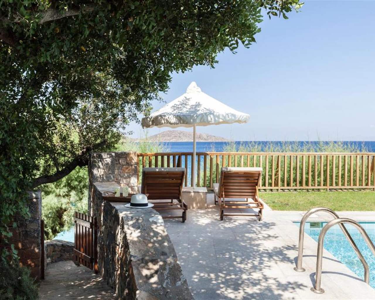 Elounda Mare Hotel, Relais & Chateaux, Elunda, Grčka — Villa 1 BedRoom Private Pool Legendary Sea View