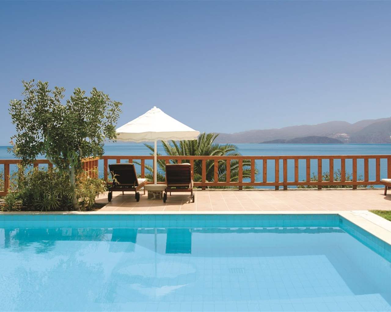 Elounda Mare Hotel, Relais & Chateaux, Elunda, Grčka — Villa 2 BedRoom Private Pool King Minos/ Legendary Sea View