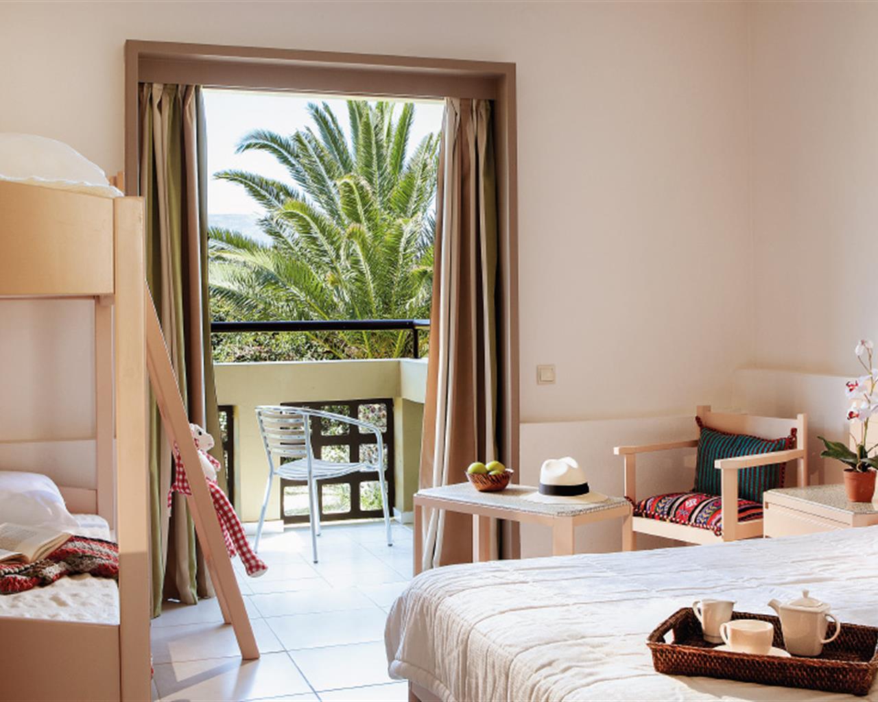 Grecotel Meli Palace, Sisi, Grčka — Family Room Balcony Garden View