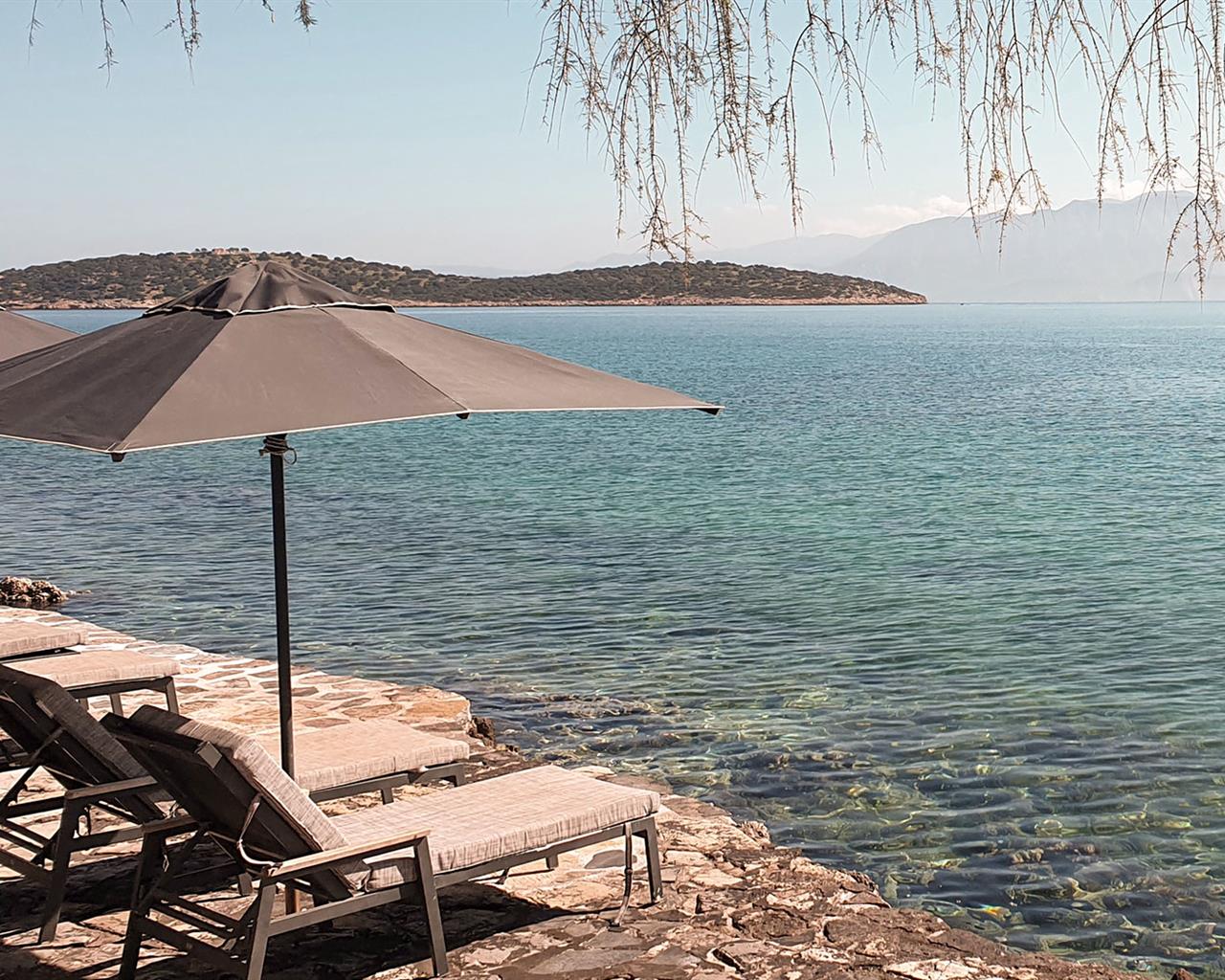 Minos Beach Art Hotel, Agios Nikolaos, Grčka — Bungalow Annex Waterfront /Kitchenete