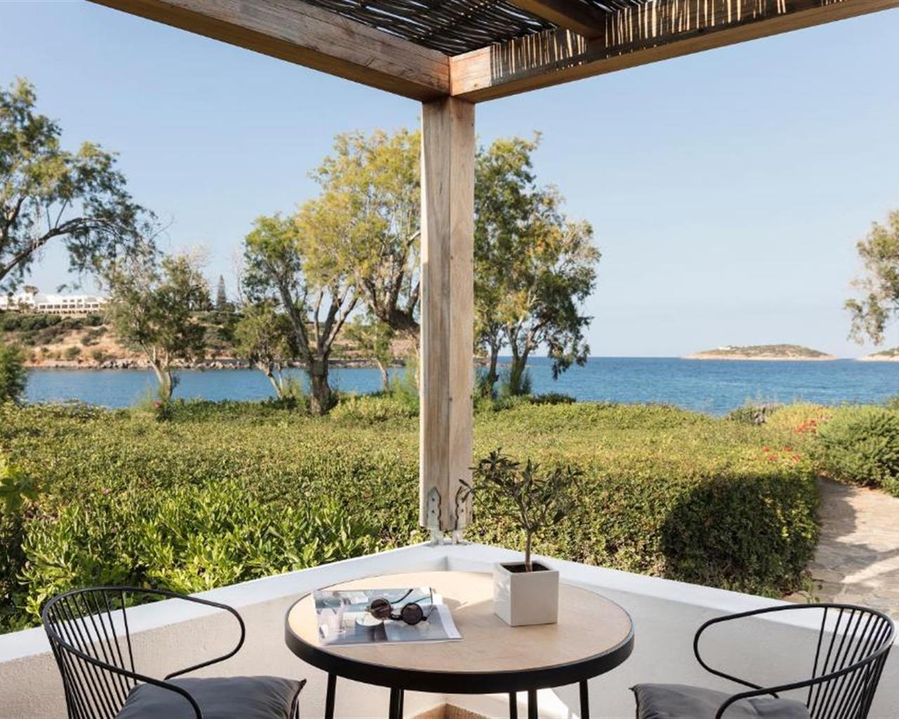 Minos Beach Art Hotel, Agios Nikolaos, Grčka — Bungalow Sea Front