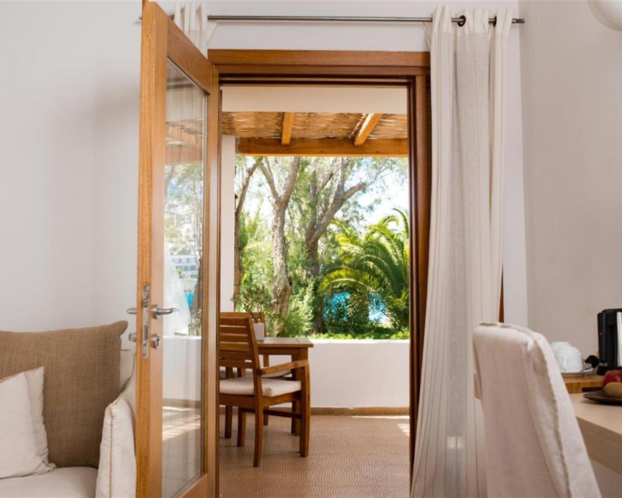 Minos Beach Art Hotel, Agios Nikolaos, Grčka — Bungalow Superior Beach Front
