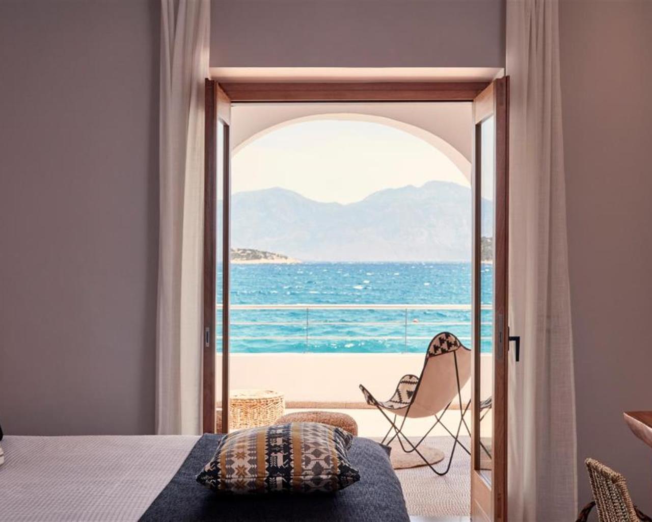 Minos Beach Art Hotel, Agios Nikolaos, Grčka — Villa 3 BedRoom Private Pool Water Front