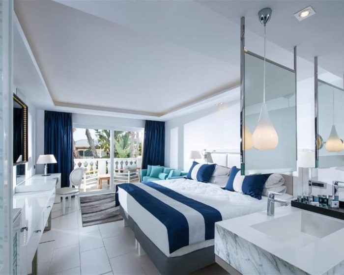Minos Imperial Luxury Beach Resort Milatos, Milatos, Grčka — Suite Island/Premium Collection/ Garden View