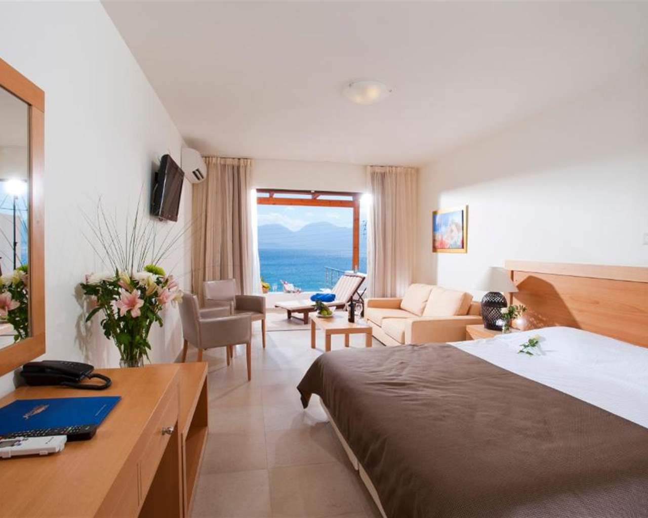 Miramare Resort & Spa, Agios Nikolaos, Grčka — Room Deluxe/Private Pool Frontal Sea View