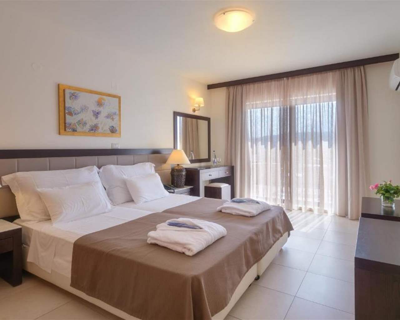 Miramare Resort & Spa, Agios Nikolaos, Grčka — Suite 1 BedRoom with Jacuzzi Side Sea View