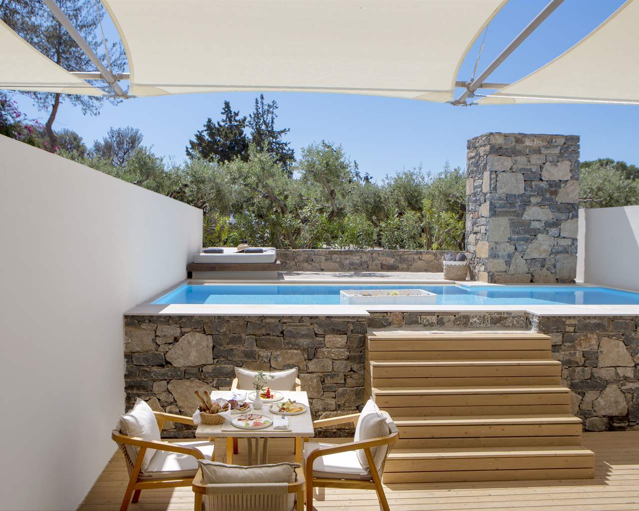 Zeus Eleva Mirabello Bay, Agios Nikolaos, Grčka — Junior Suite  Deluxe Private Pool Indoor Jacuzzi
