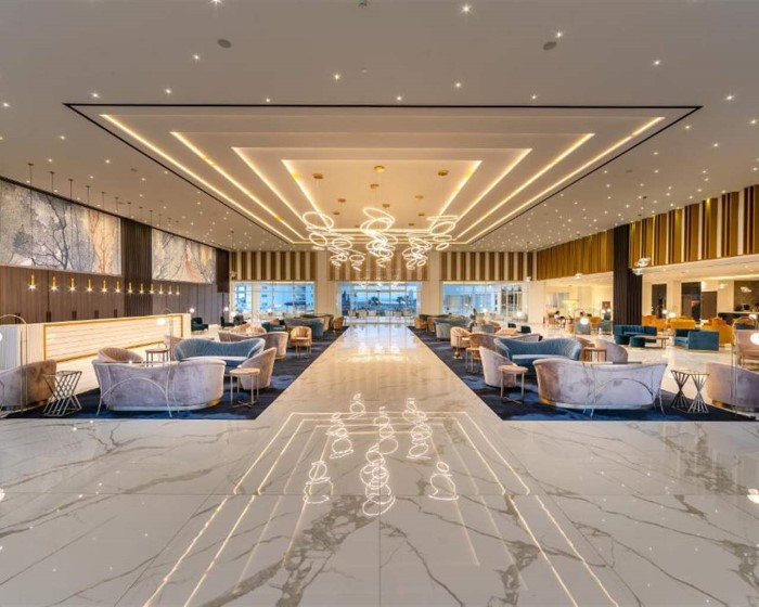 CHRYSOMARE BEACH HOTEL, Aja Napa, Kipar — plaža