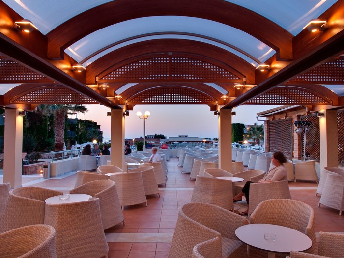 Bella Beach Hotel, Hersonisos, Grčka — plaža