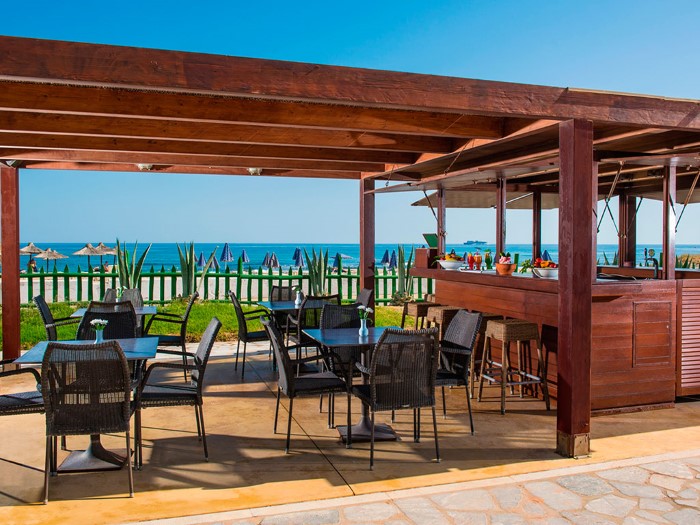Bella Beach Hotel, Hersonisos, Grčka — plaža