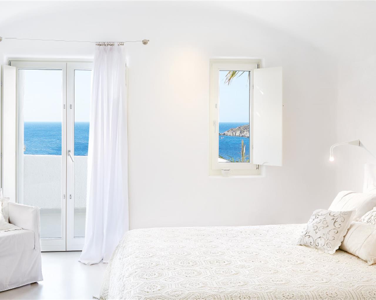Mykonos Blu Grecotel Boutique Resort, Psaru, Grčka — Suite Grand Blu with Private Pool