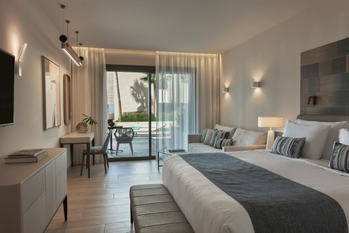 Amira Luxury Resort & Spa Adults Only, Rethymno, Grčka — Junior Suite Sharing Pool Pool View